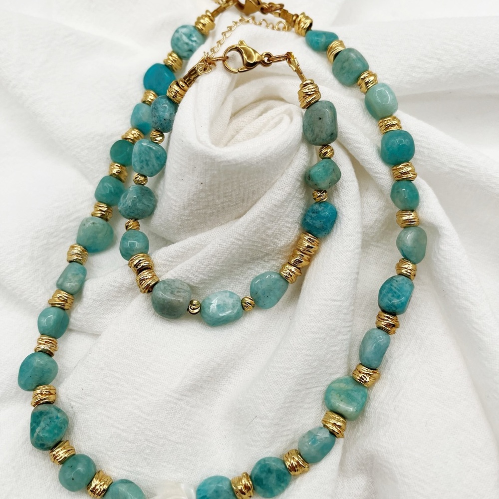 Elegant Gold and Amazonite Beaded Necklace